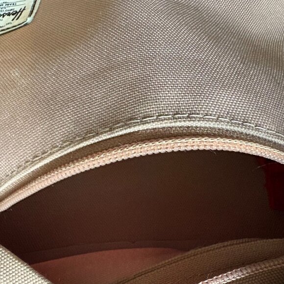 Herschel ash pink/dusty mauve backpack with red/white striped interior - Picture 3 of 6